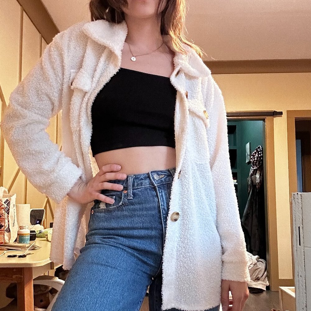 sweater - Picture 3 of 4